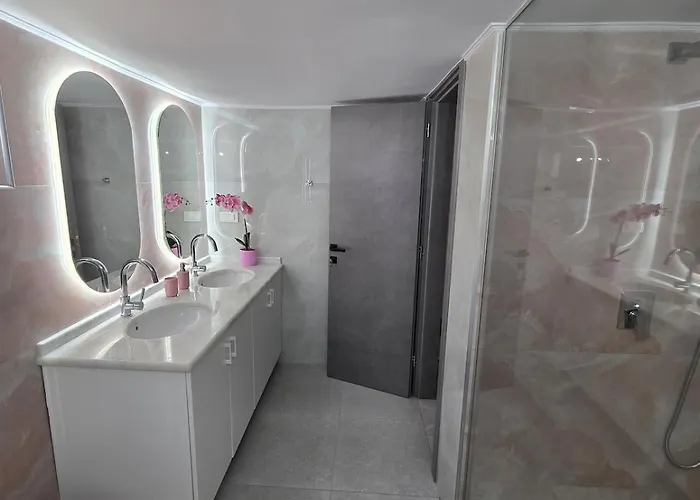 Olive Angel 1 * 干尼亞